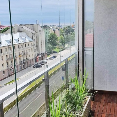 Systèmes de châssis sans cadre pour clôtures de balcon, le producteur de la Pologne