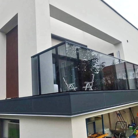 Systèmes de châssis sans cadre pour clôtures de balcon, le producteur de la Pologne