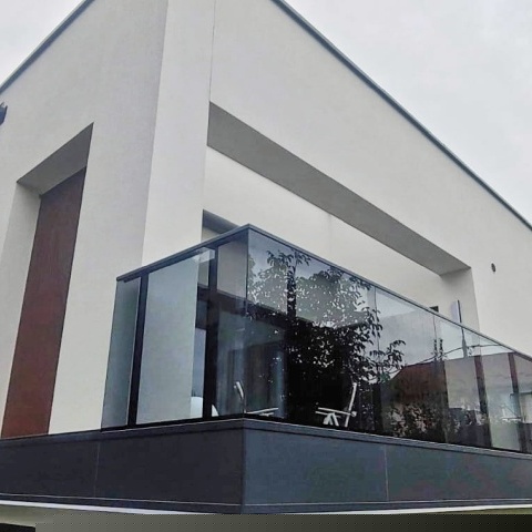 Systèmes de châssis sans cadre pour clôtures de balcon, le producteur de la Pologne