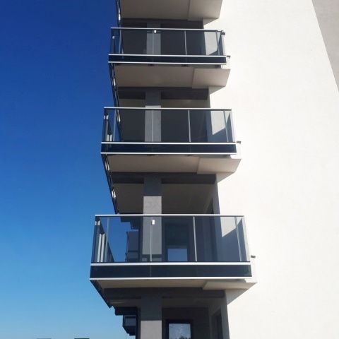 Systèmes de châssis sans cadre pour clôtures de balcon, le producteur de la Pologne