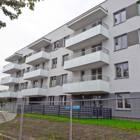 Systèmes de châssis sans cadre pour clôtures de balcon, le producteur de la Pologne